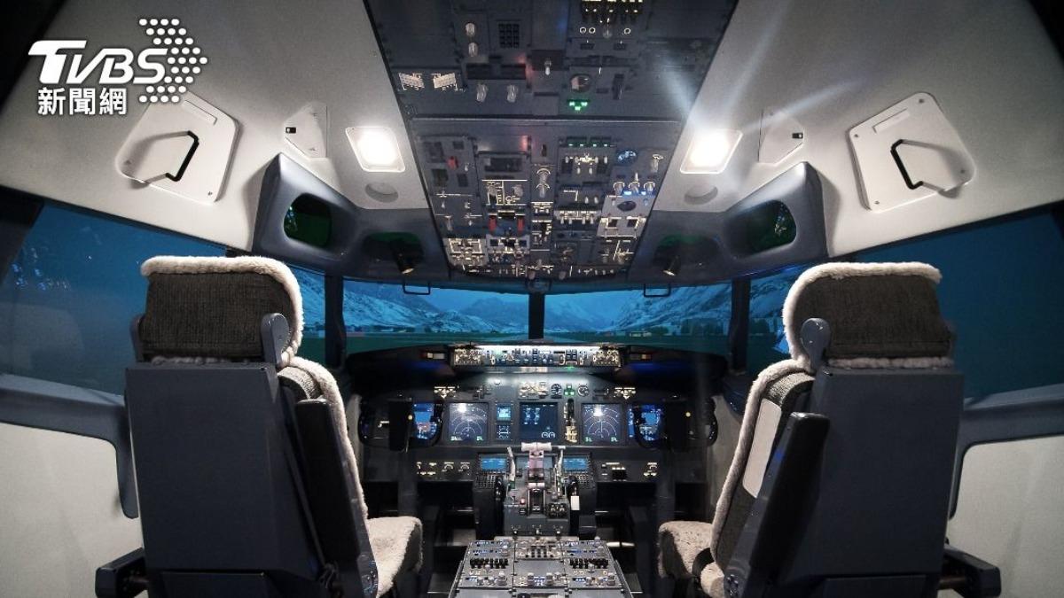 機師也是高薪輪班制！他卻只常聽到工程師爆肝　內行人曝2關鍵