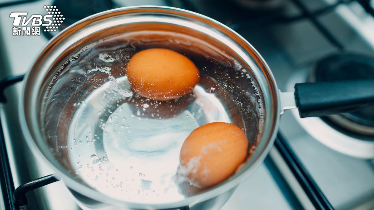 水煮蛋難剝不是壞掉！蛋商破解雞蛋迷思  「4妙招」輕鬆脫殼