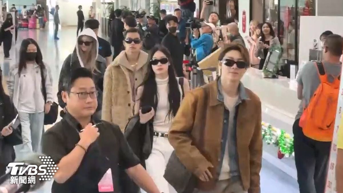 小港直擊/AAA首批韓星!MEOVV超辣短裙曝傷口 ADP皮草戰袍熱爆