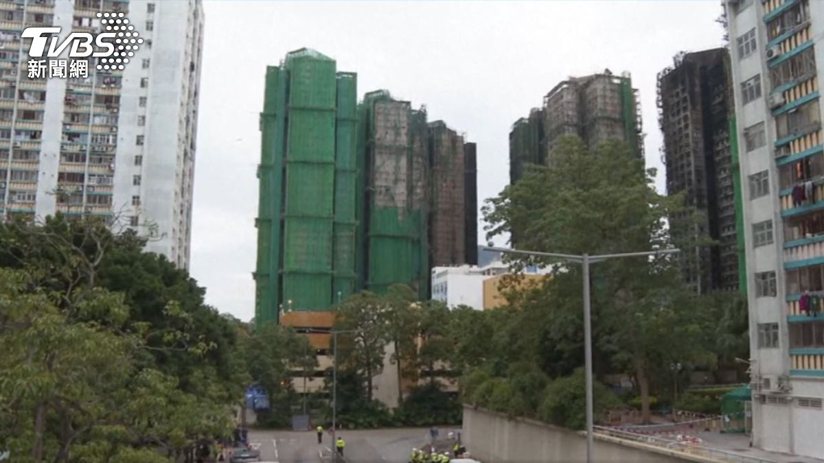 一命救五命！　狂拍門叫鄰居　女住戶葬身火海