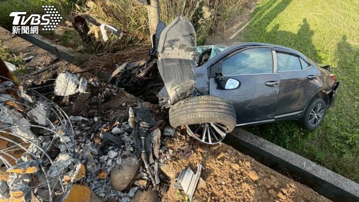 苗栗男駕車自撞墜田　他下車狂奔「頸部突詭異大失血」命危