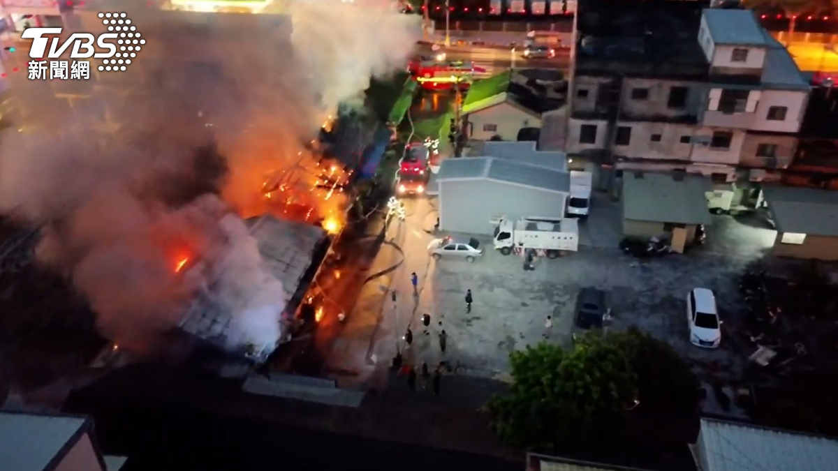 彰化知名爌肉飯店凌晨竄火　「用餐區遭波及」停電中