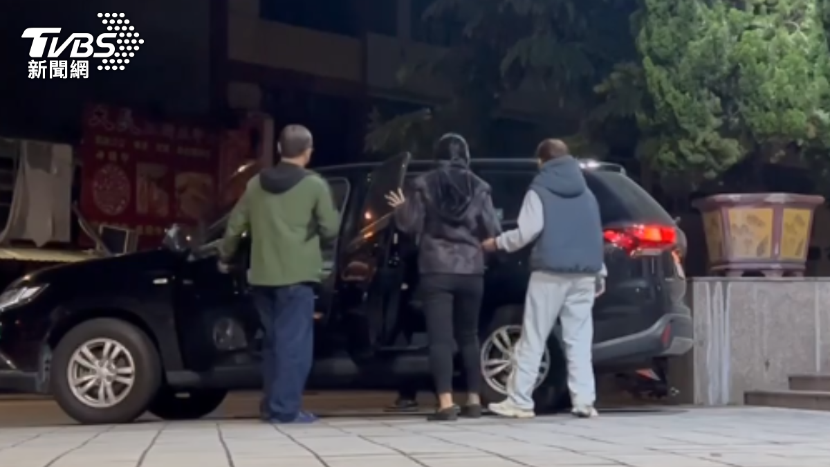 誤驗「全聯毒鯛魚排」出包　29歲離職女助理赴警局背影曝光