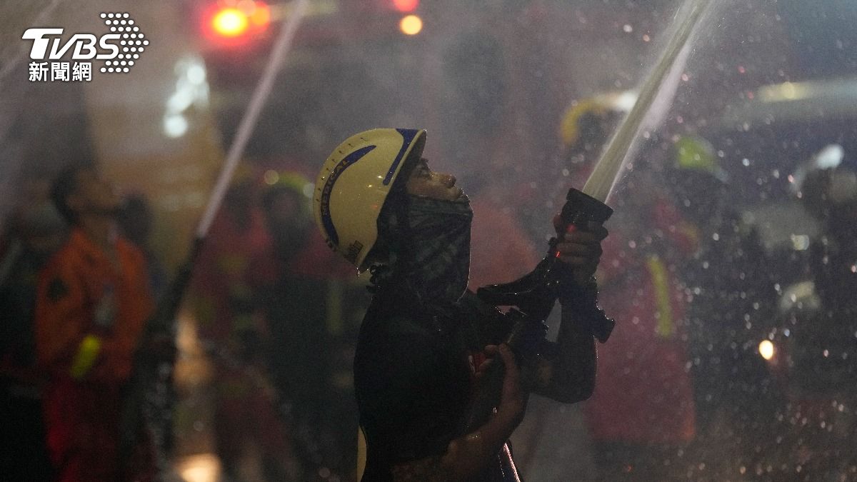 火災偵查新戰力　打造最強AI消防機器人深入火場