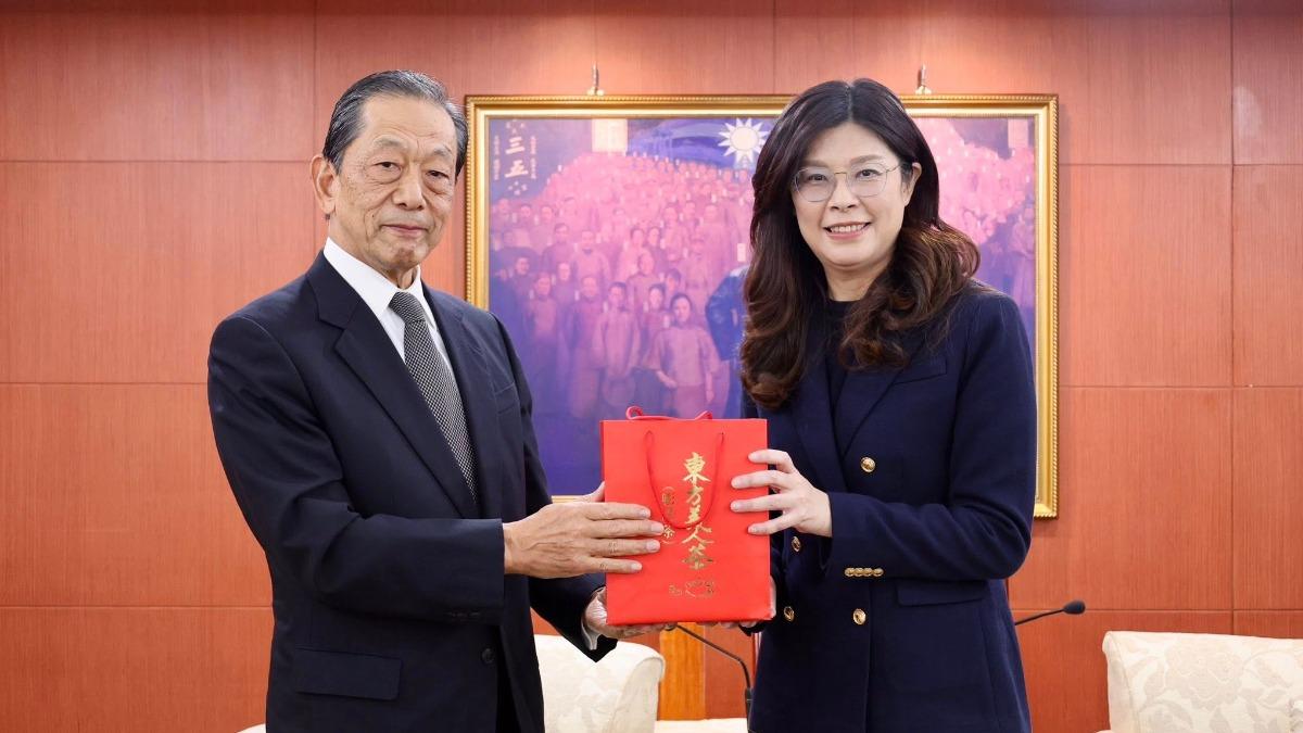 KMT chair meets Japan envoy to boost bilateral ties
