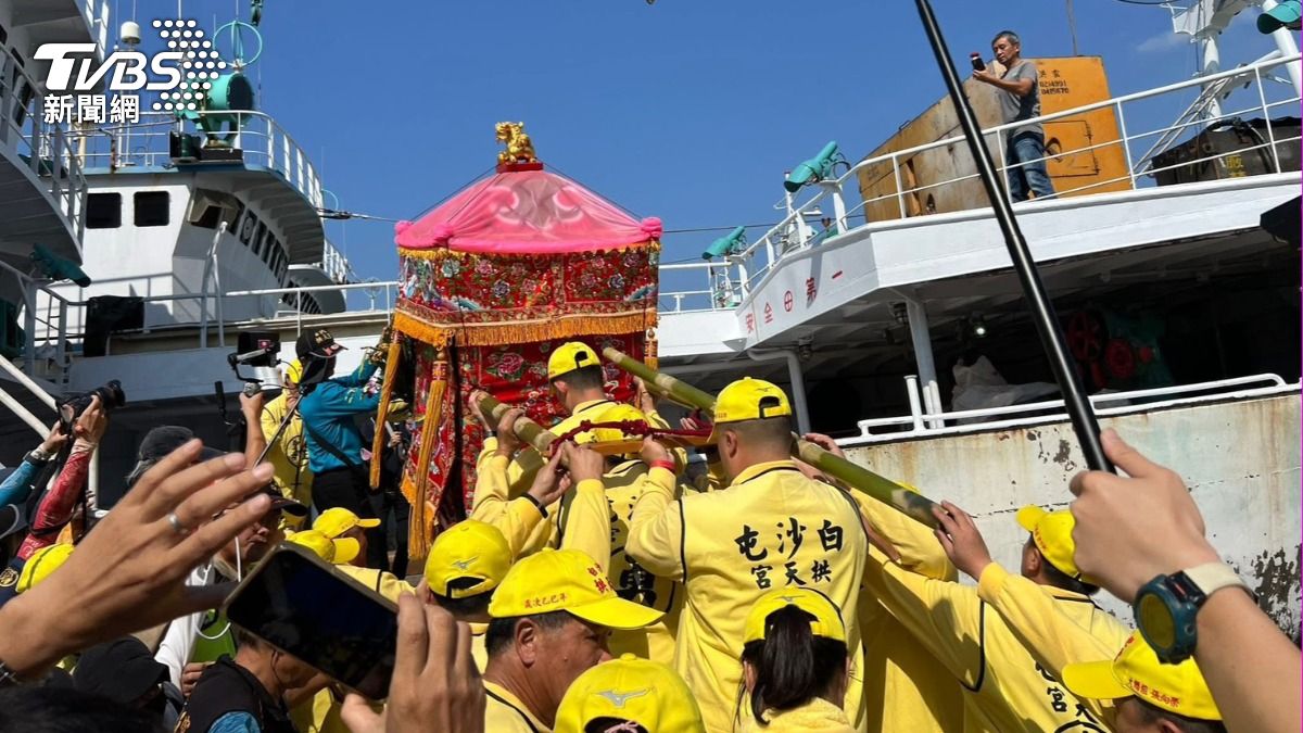白沙屯媽祖南下高雄！罕見四媽聯動　「這天限定鑽轎底」信徒期待