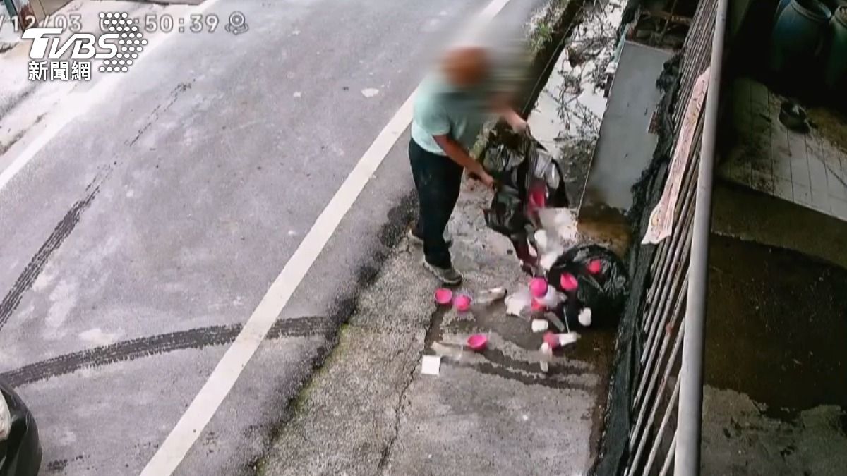 獨／兩大包垃圾丟家門口！　竟扯出兄弟分家搞報復