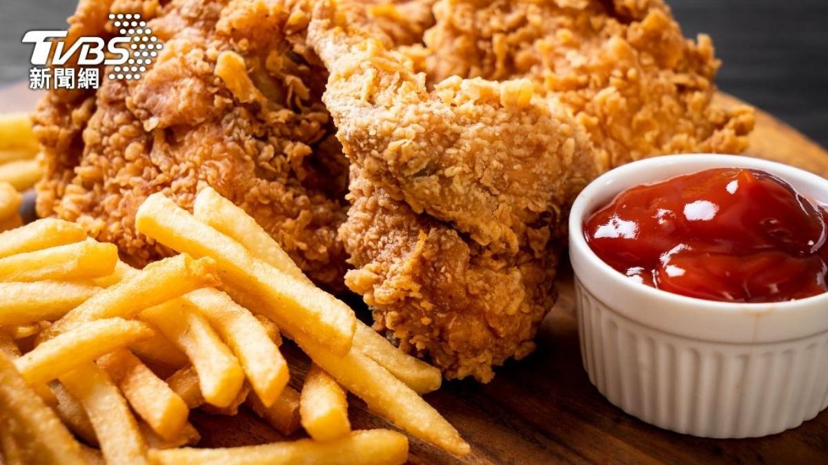 比燒烤更毒!醫示警「1高溫烹調法」釋出致癌物 全吞下肚傷身