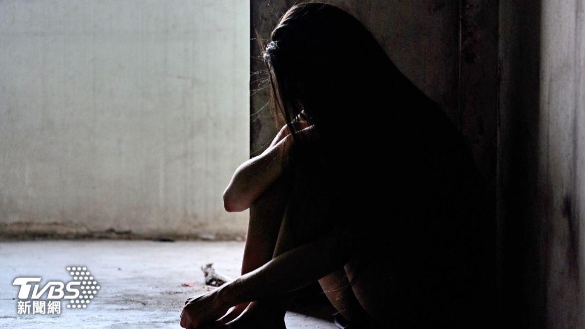 13歲少女深夜與友外出 遭4男拖入巴黎肯德基廁所集體性侵