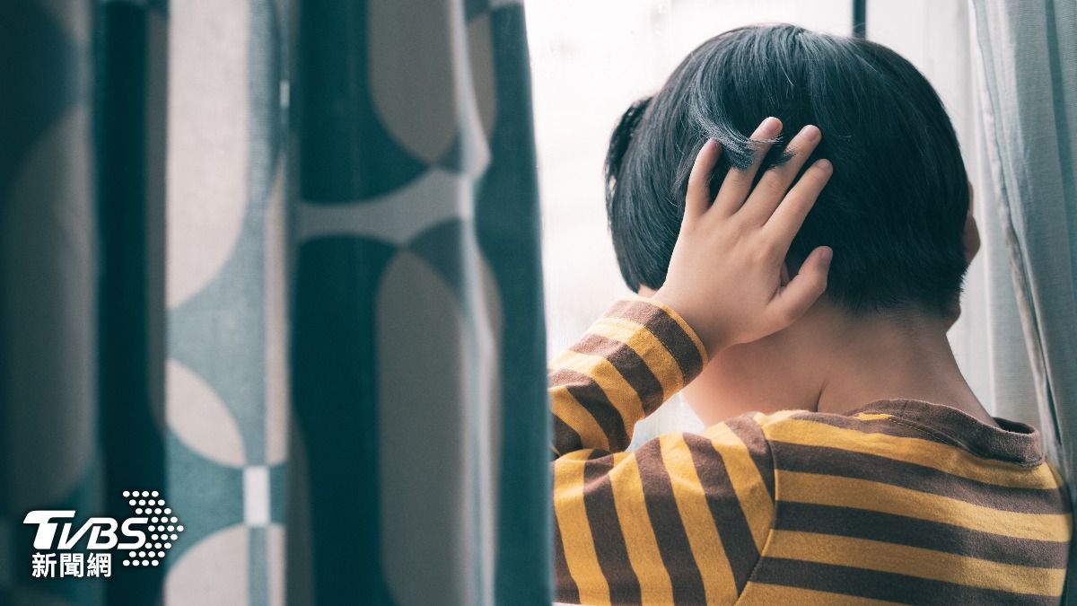 只因掉10元遭拖牆角揍肚！名醫憶慘痛童年：霸凌必付極嚴厲代價