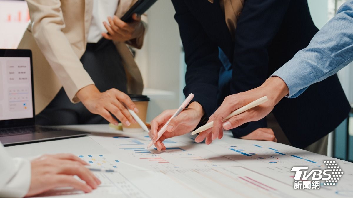 不是擔心薪水!週休三日若成真「這項」恐全消失:上班族願意嗎