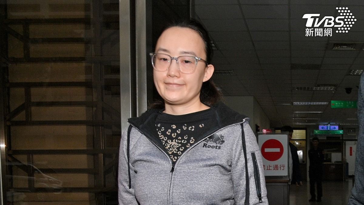 快訊/關押21個月!徐巧芯大姑劉向婕今交保 微笑離開法院