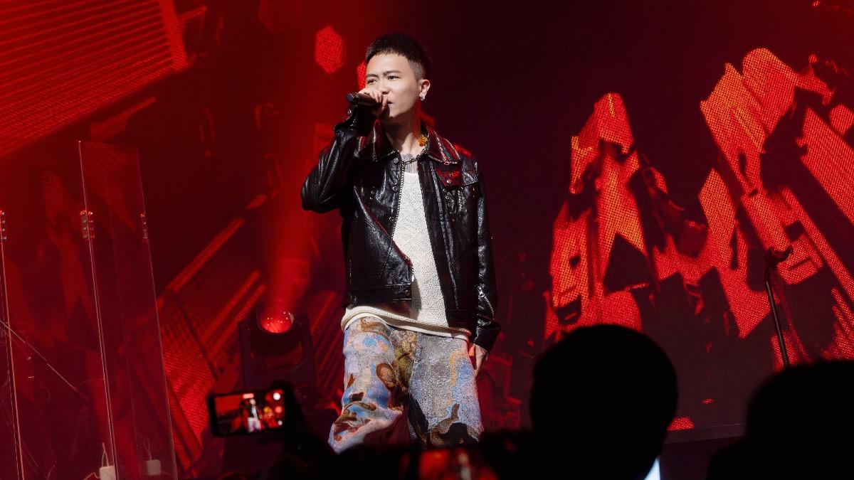 蕭秉治唱一半!好兄弟極限趕場力挺 瘋狂示愛被虧「渣男」