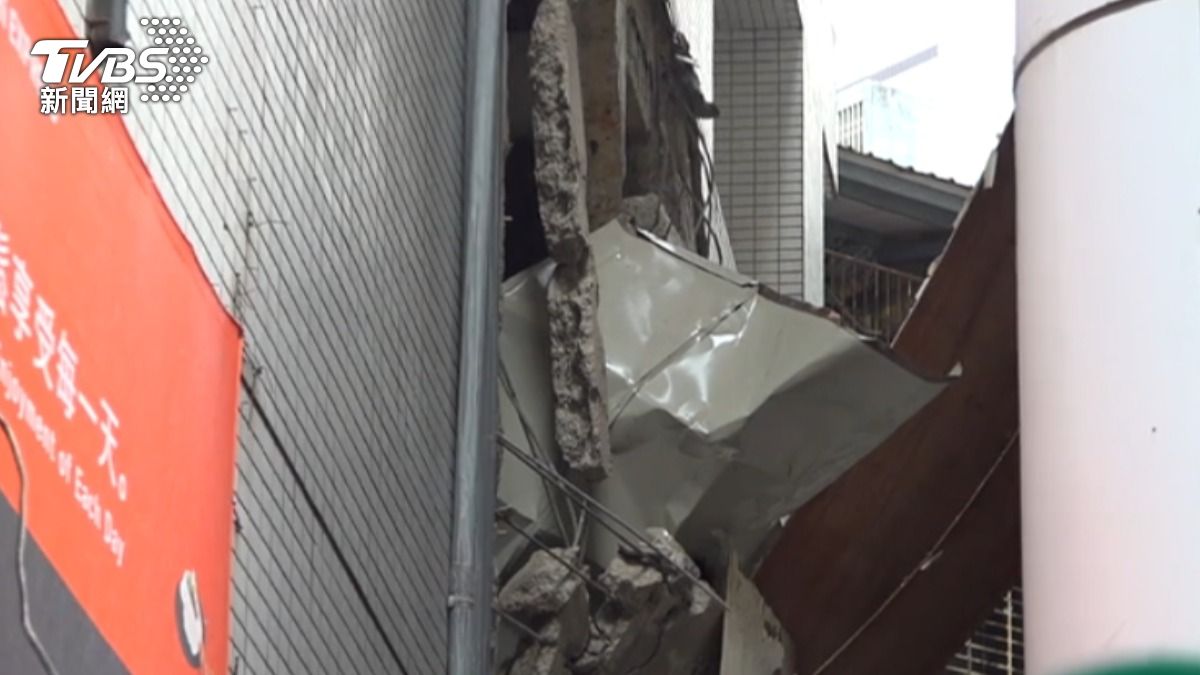 府中「定食8」 休息室瓦斯桶外洩 引爆炸牆