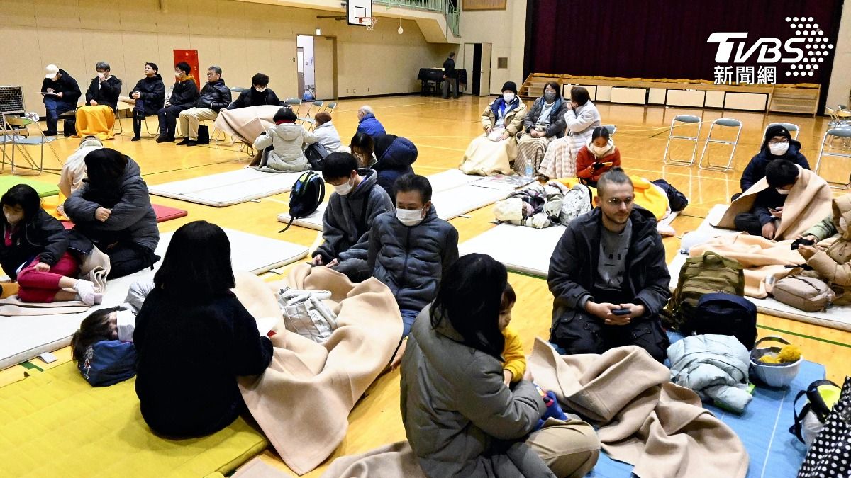 日本青森外海7.5強震深夜來襲 民眾寒冬中驚恐避難