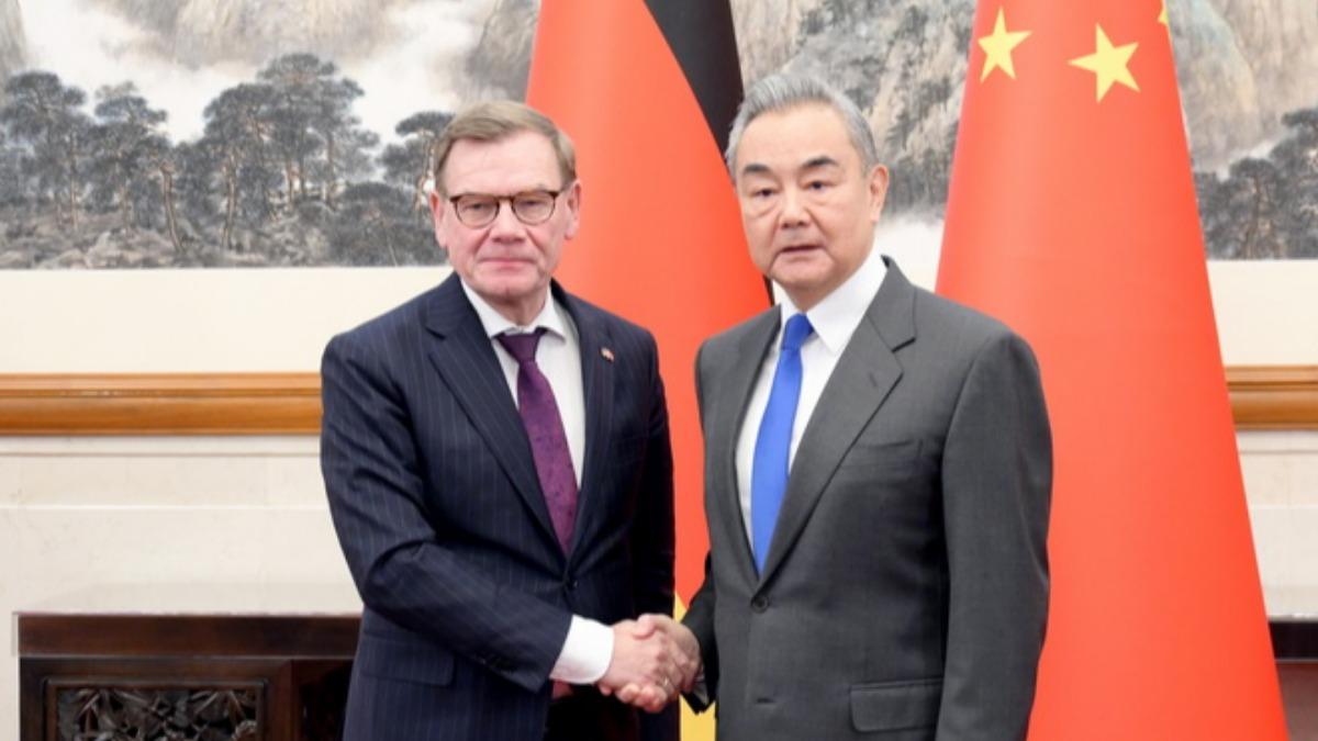 中德外長見面王毅再批高市涉台錯誤言論　稱台灣地位被「七重鎖定」