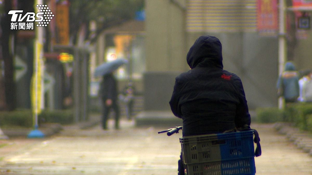 胸口像被掐住!肺阻塞病友 秋冬高風險 醫師:天冷、空污是元兇