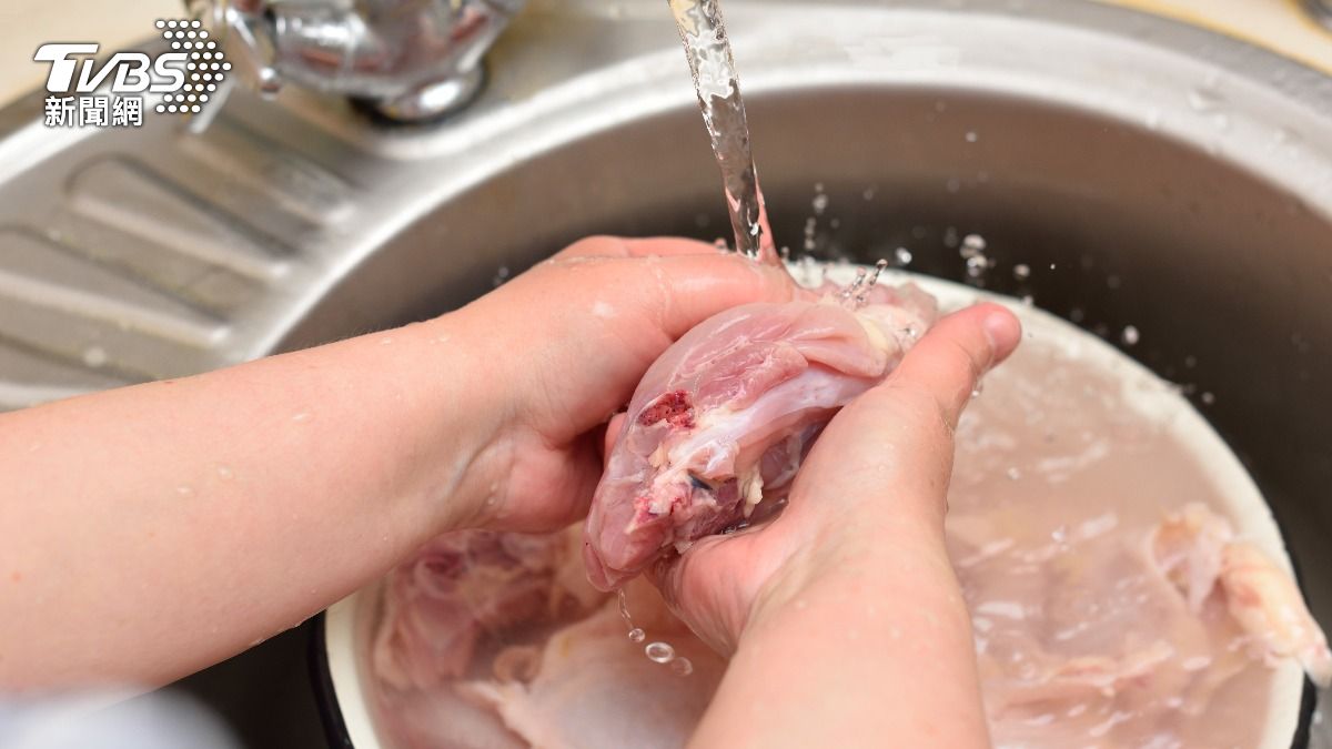 生肉要洗嗎?醫示警:嚴重恐「敗血症」 4大正確處理步驟曝