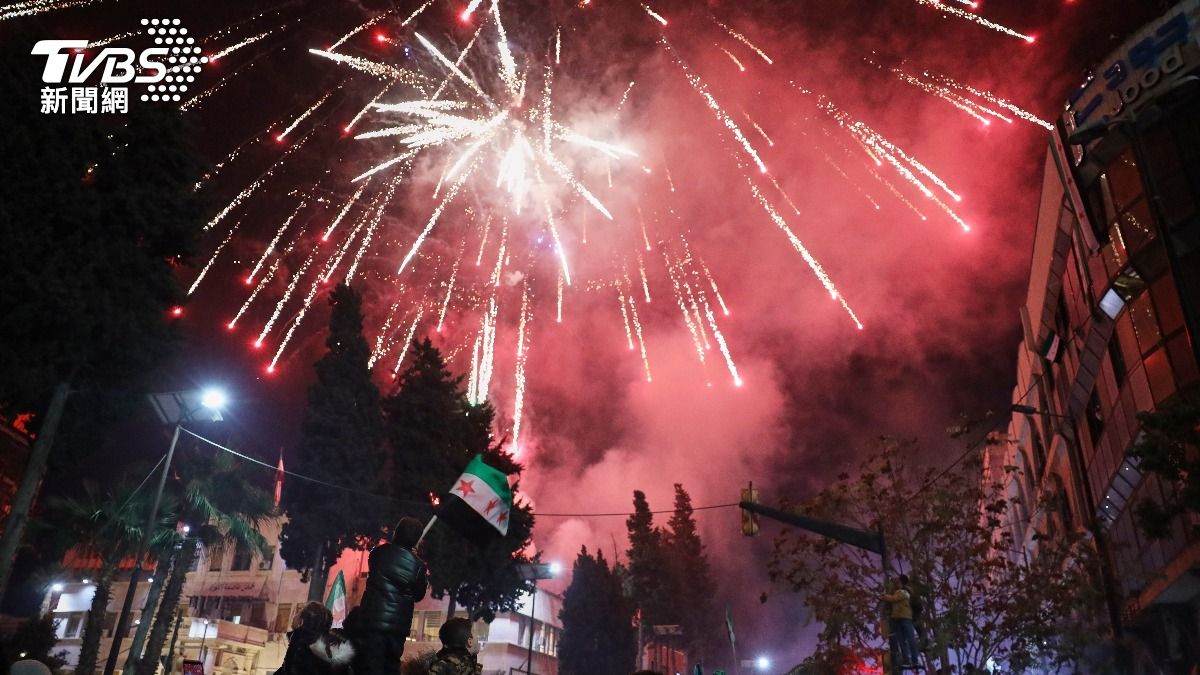 敘利亞歡慶阿薩德倒台一周年 政治犯鐵牢變身咖啡廳