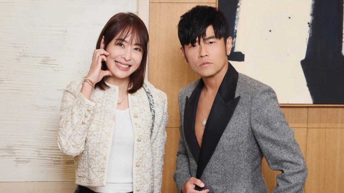 周董、賈董罕見同框！周杰倫表情引熱議　賈永婕忙解釋「裝酷帥」