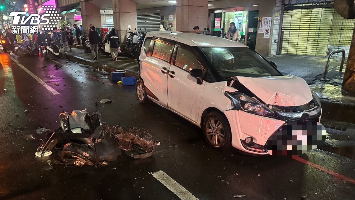 暴衝垃圾清運點 撞7車釀3人傷 駕駛搜出「喪屍煙彈」