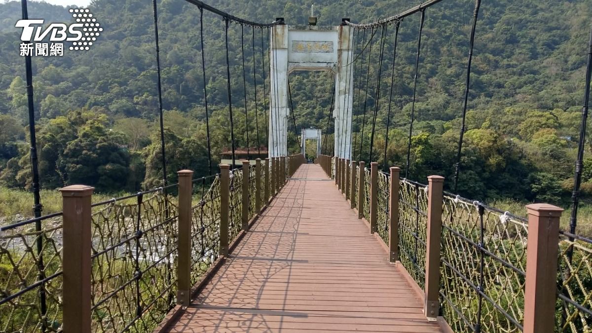 知名景點遭封橋!鄉長:盼縣府分擔一半費用。(圖/TVBS) 圖/知名景點遭封橋!鄉長:盼縣府分擔一半費用。(TVBS 提供)
