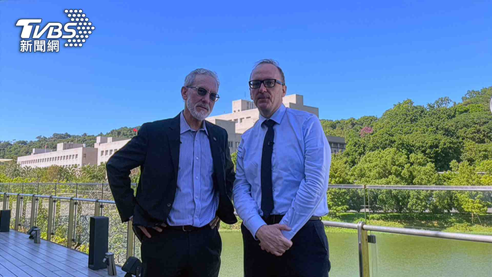 TVBS英語新聞推出由龔向華主持的全新網路節目《Taiwan Next》，近期專訪美國加州大學柏克萊分校校長萊恩斯(Richard Lyons)。(圖/TVBS)