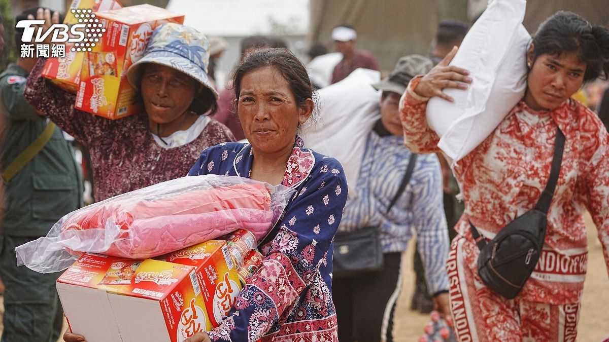 柬火箭炮襲邊境醫院 泰坦克回轟 邊境50萬人大逃離