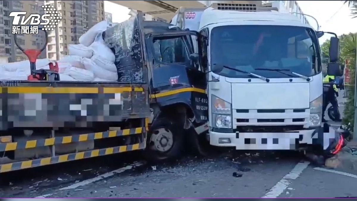 快訊/淡水貨車闖紅燈挨撞 「滿地雜糧」3人送醫