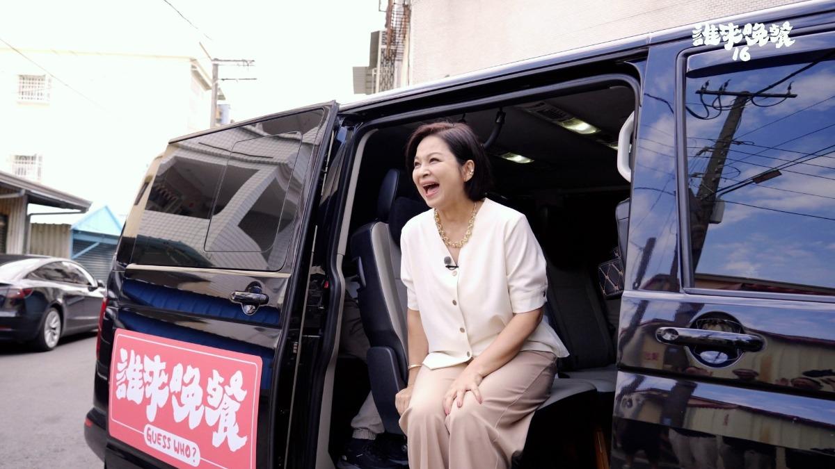 楊貴媚一現身!來賓失望落淚「不是偶像」 她高EQ擁抱收服