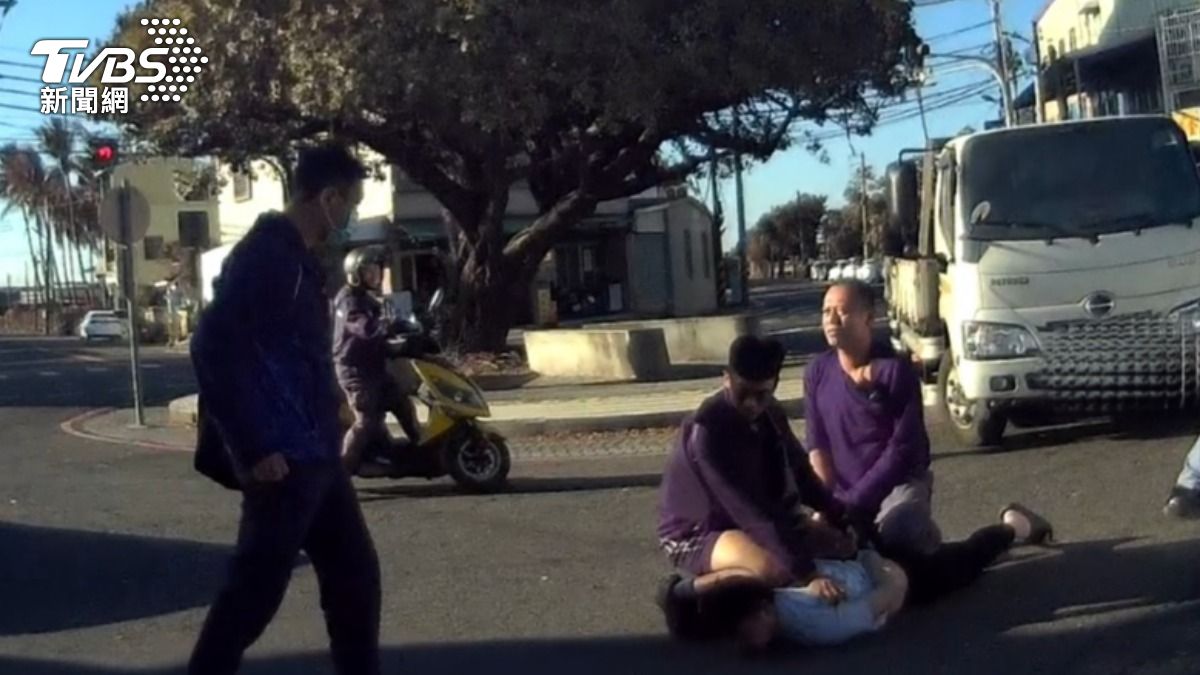 台南女被騙6百萬!驚醒聯合警逮人 車手竟「開車衝撞」