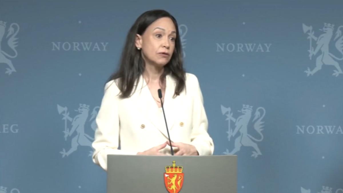 馬查多驚喜現身挪威 喬裝出逃內幕曝:突破10哨站、美F-18疑護駕