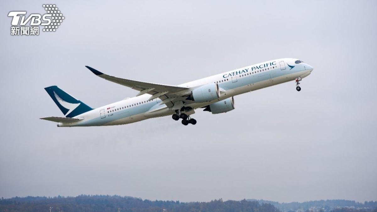 空中驚魂!國泰返港航班陸男「企圖開艙門」 警登機拘捕