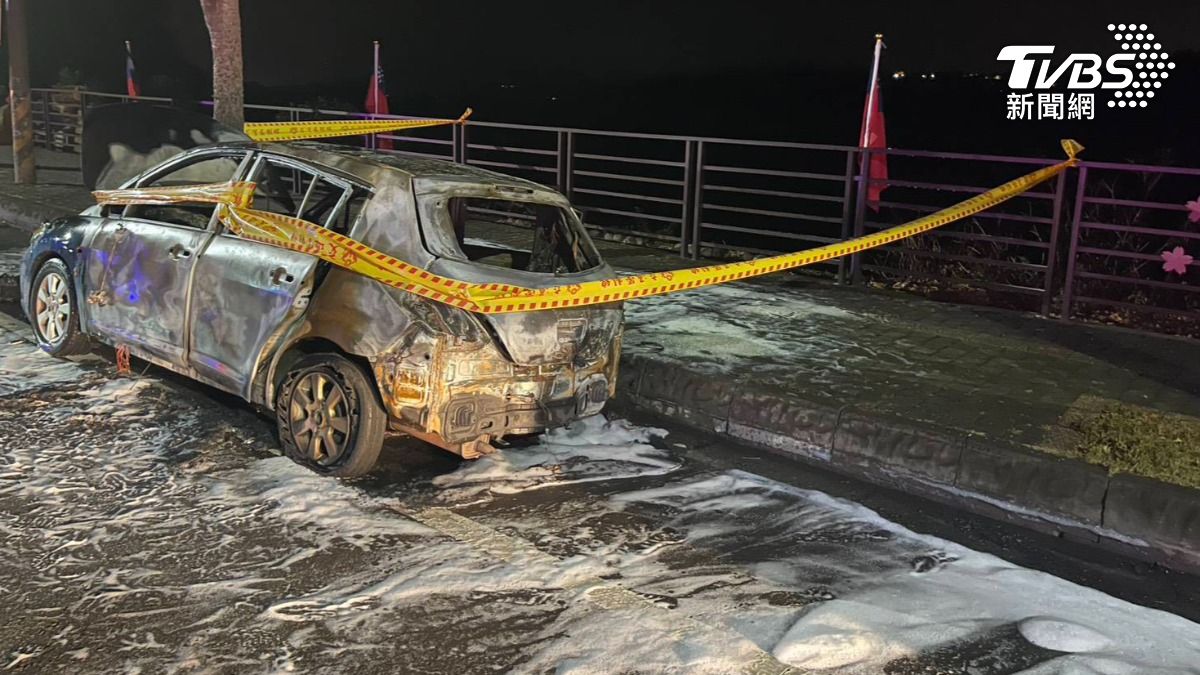 台中7天內第二起⋯果菜市場旁轎車陷火海  42歲女仰躺亡