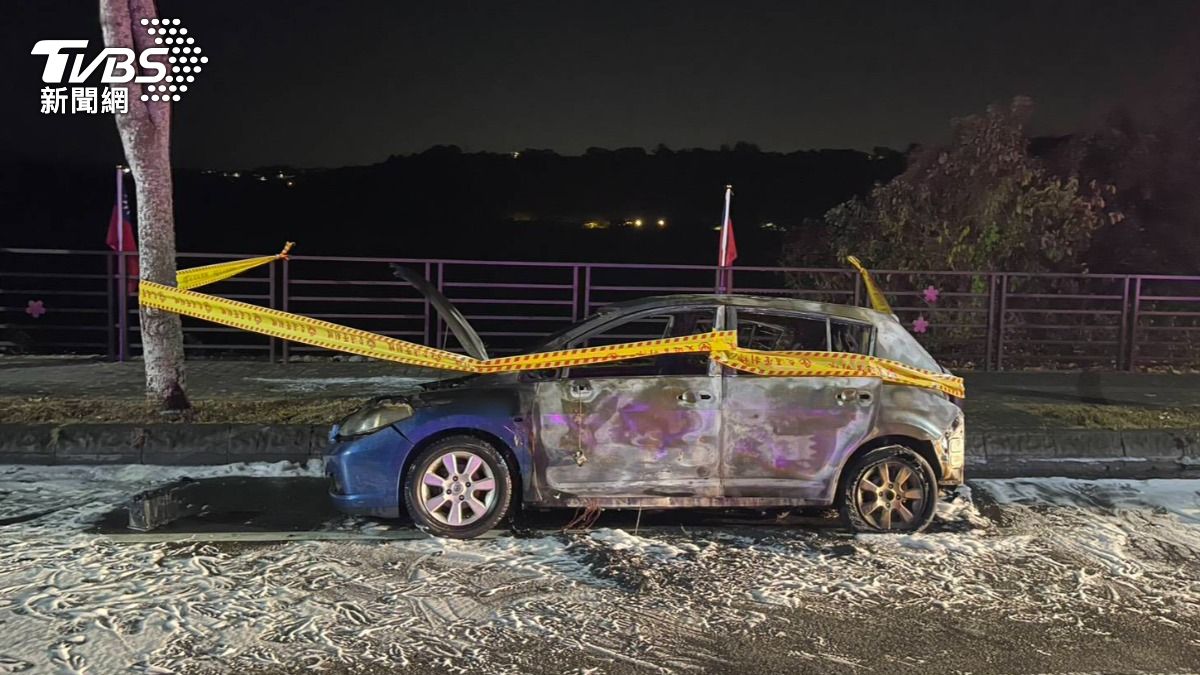 圖／蕭女仰躺駕駛座明顯死亡，後續未送醫，交由警方接手調查。（TVBS 提供）