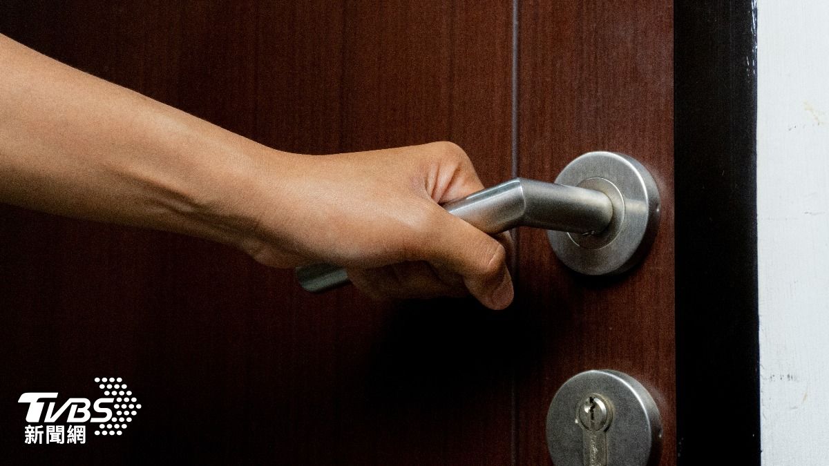 新北恐怖人夫迷戀女鄰居 狂塞情書還闖住處「壓地侵犯」