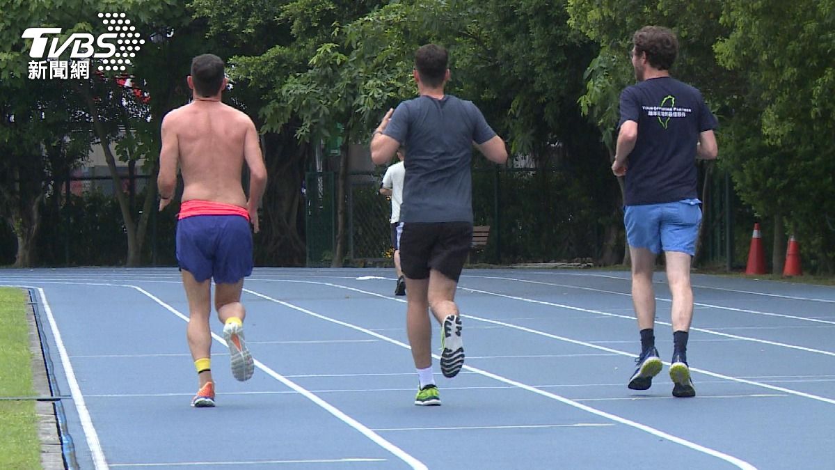 秋天為何最適合重啟運動?醫師解析降溫、代謝、肌力 極重要!