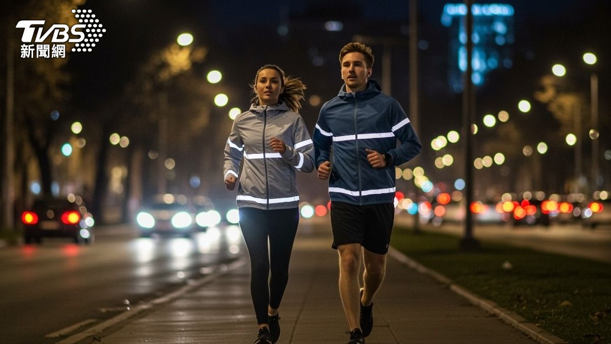 夜跑神器！好市多「骨導耳機」運動族狂推　網：游泳也能戴