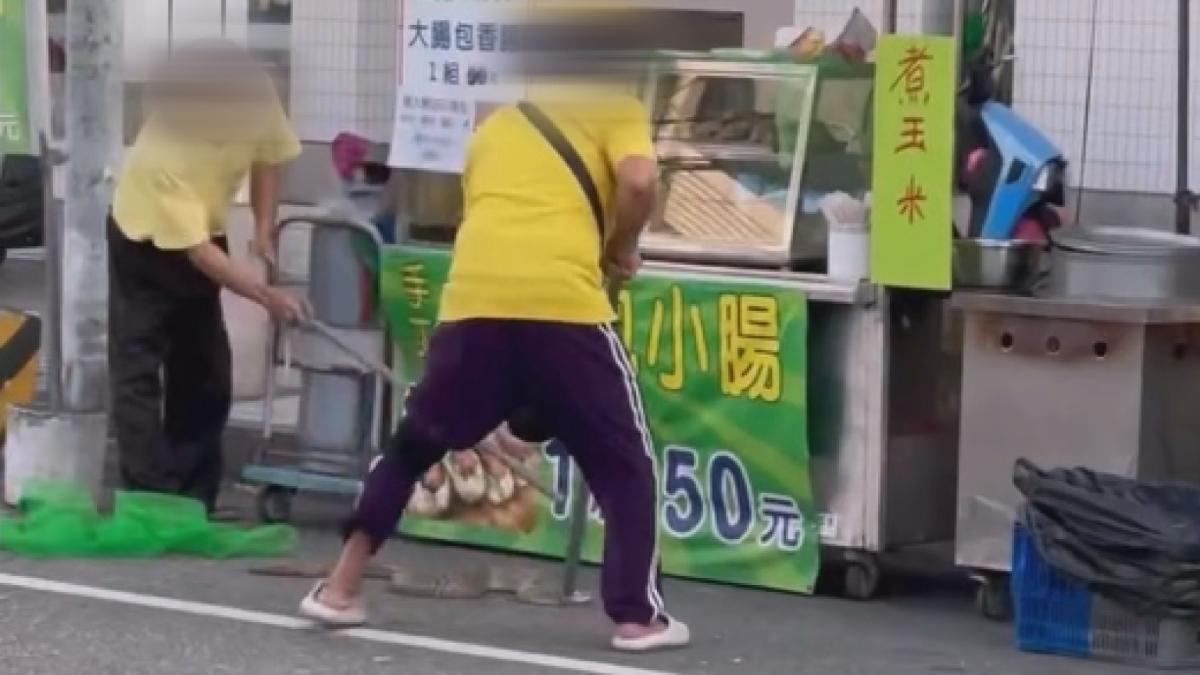 蛇沒錯是我的錯！　男遭緬甸蟒「繞頸、咬傷」首露面