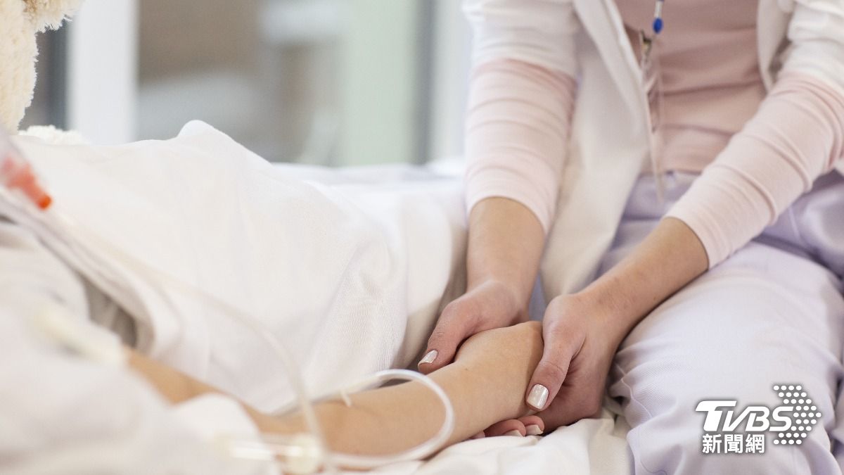 猛吐以為腸胃炎…11歲女深夜「癲癇眼上吊」！醫照腦部揭超致命謎團