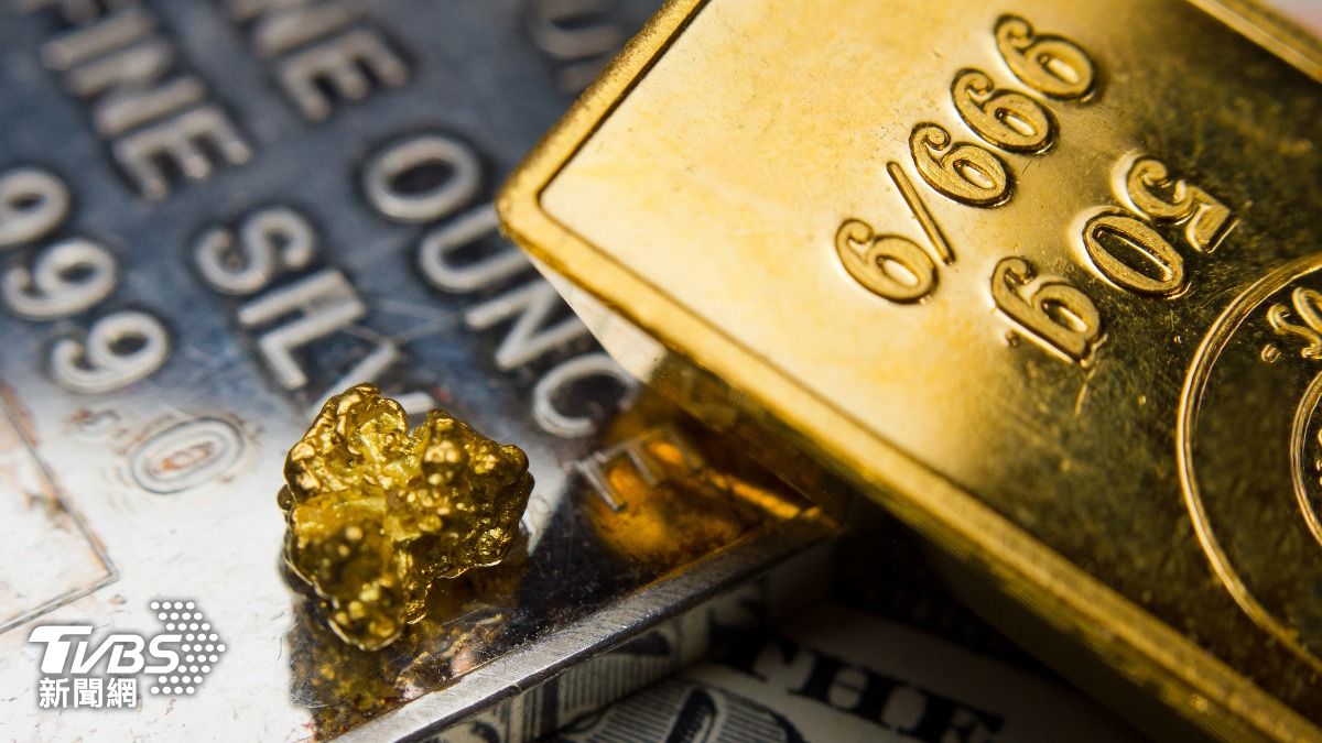 貴金屬兩樣情！黃金寫7週新高近4300美元、白銀急下殺　專家曝走勢