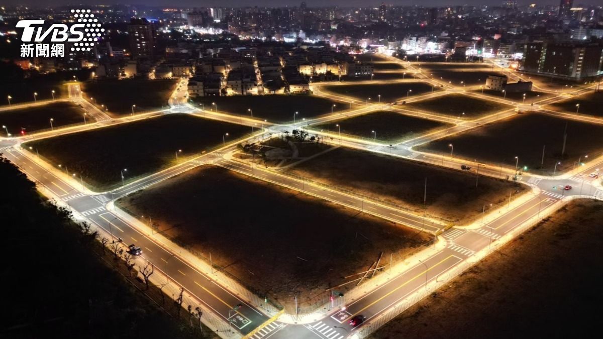 桃園智能路燈 勇奪2025 IT Matters數位轉型大獎