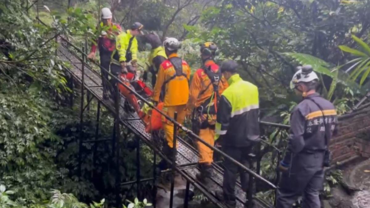 男獨自登山摔落險坡!受困2日未進食水 靠微弱求救聲保命