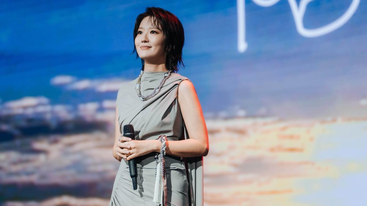 47歲玉女歌手來台開唱美成這樣 巧撞結婚16週年「愛的禮物曝」