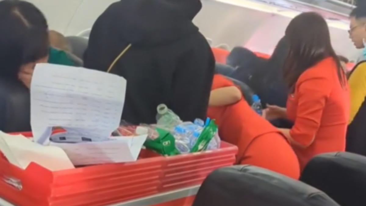 桃園飛札幌班機驚魂!行動電源爆炸起火 濃煙密布乘客狂咳