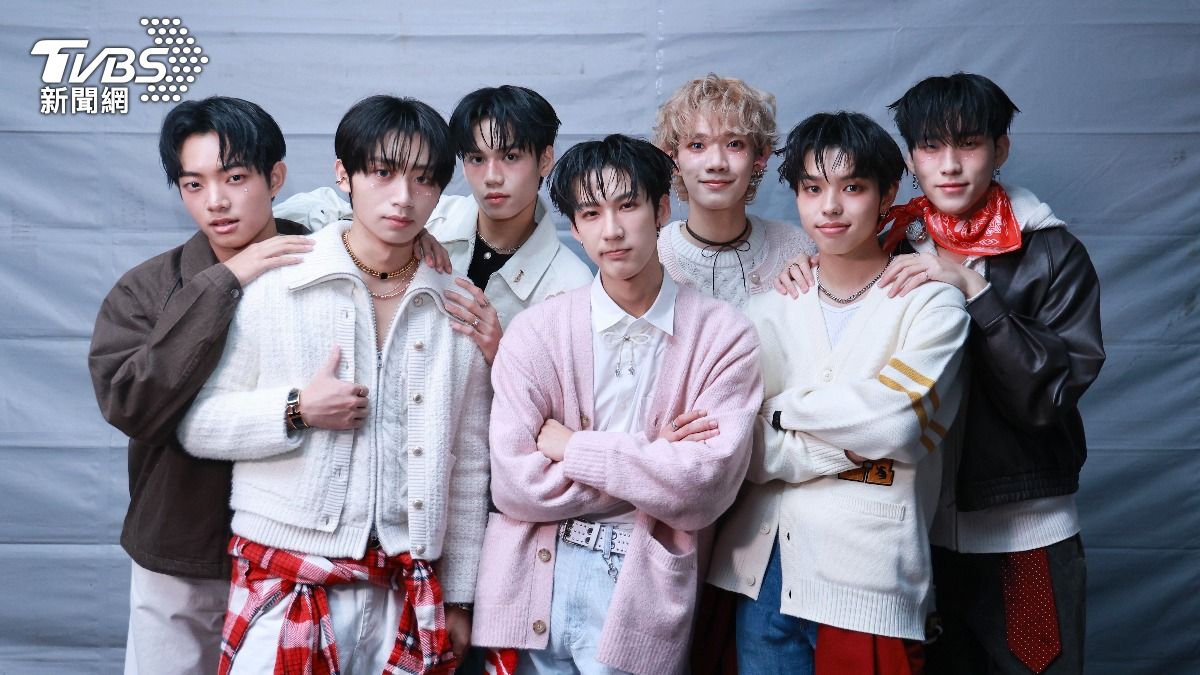 獨家直擊/F.F.O被交換禮物搞到崩潰!他吃到「狗屎」當場吐出