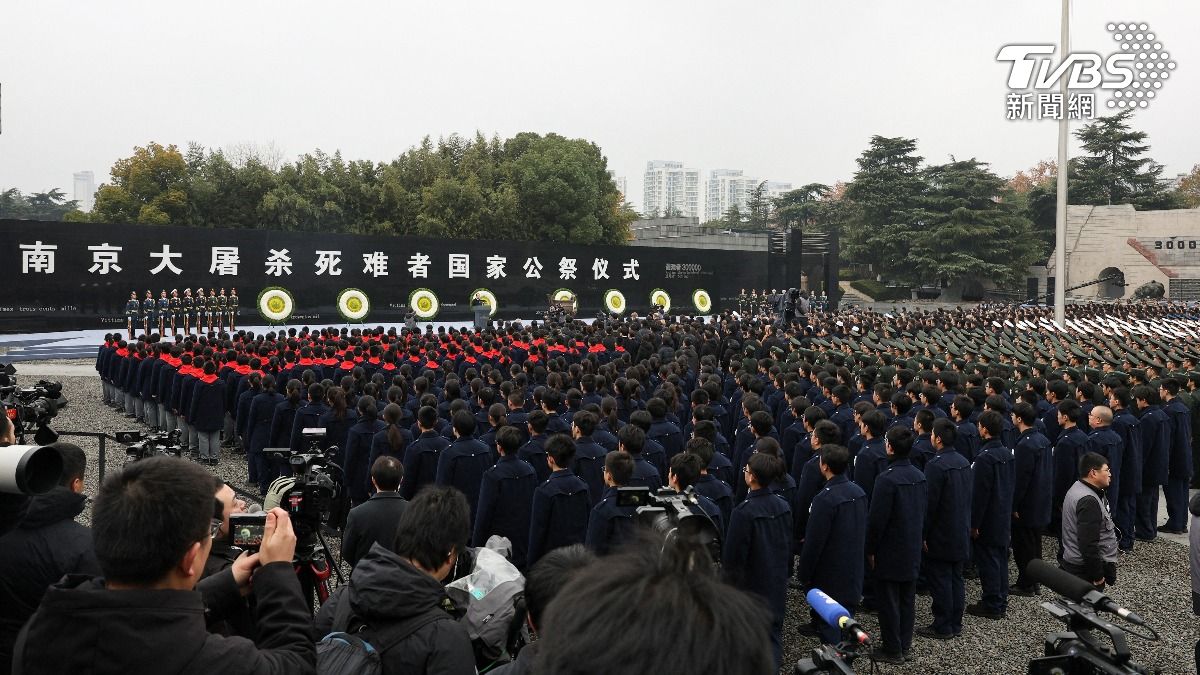 陸南京大屠殺88週年低調紀念 共軍PO反日海報嗆「斬頭顱」