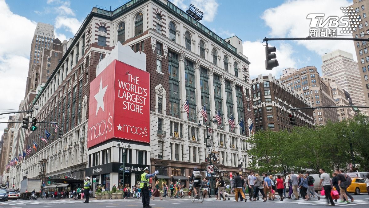 紐約百貨驚魂!遊客廁所幫嬰換尿布 突遭女持刀狠刺濺血