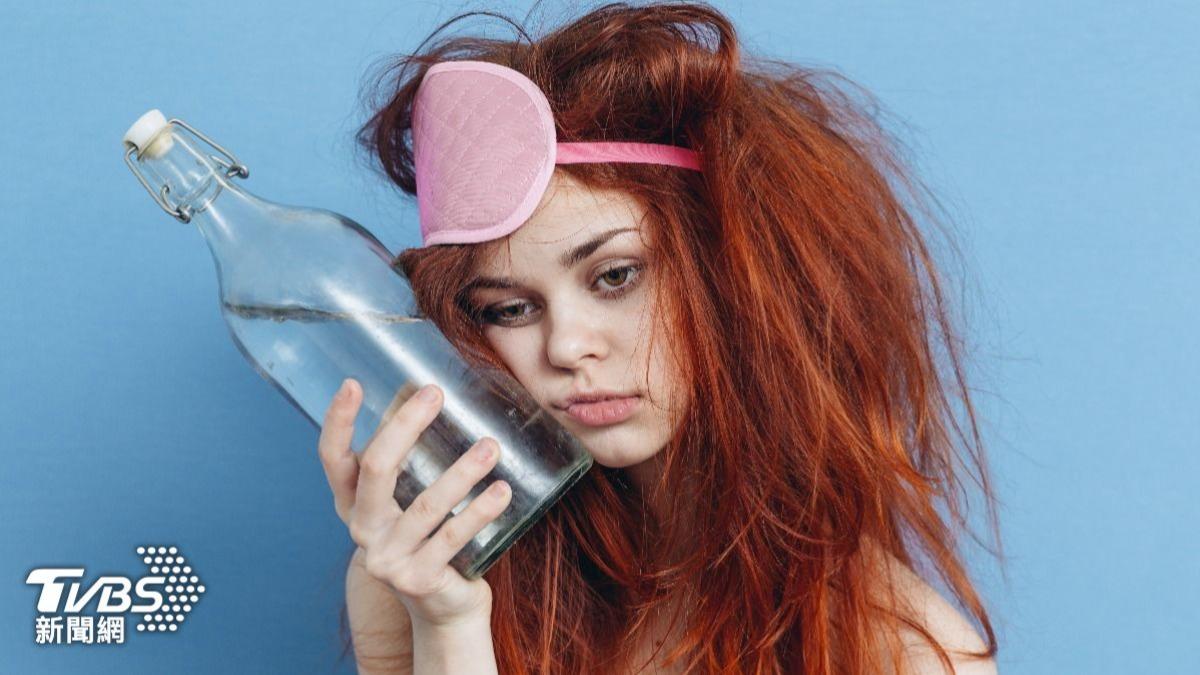 先吃東西再喝酒能防宿醉?西班牙研究打臉 曝睡前可做這件事