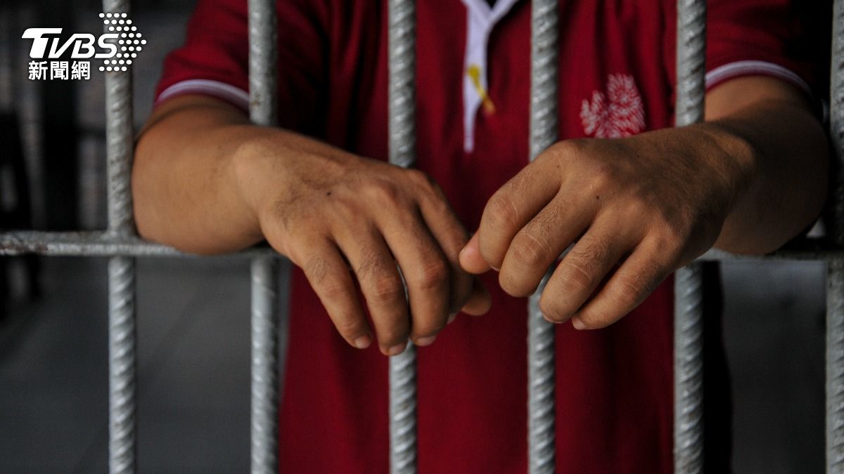 無人機闖美國監獄空投違禁品! 囚犯走私手機行騙